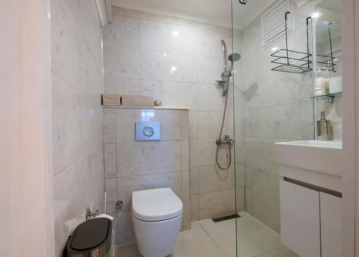 Ezgi's With Terrace In Apartament *