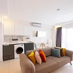 Apartmán Ezgi's With Terrace In